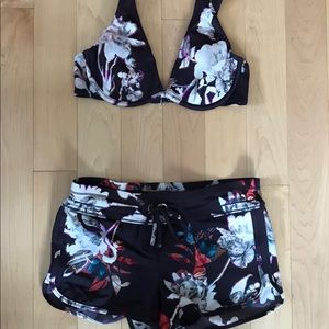 Athleta 2 piece bathing suit.